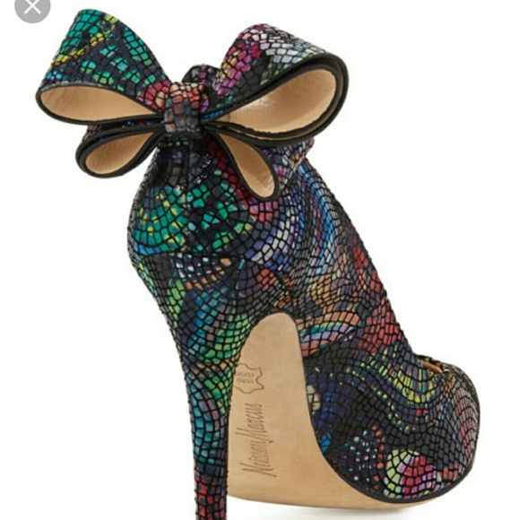 NEIMAN MARCUS Verity Snake-Embossed Leather Pump - Picture 3 of 3